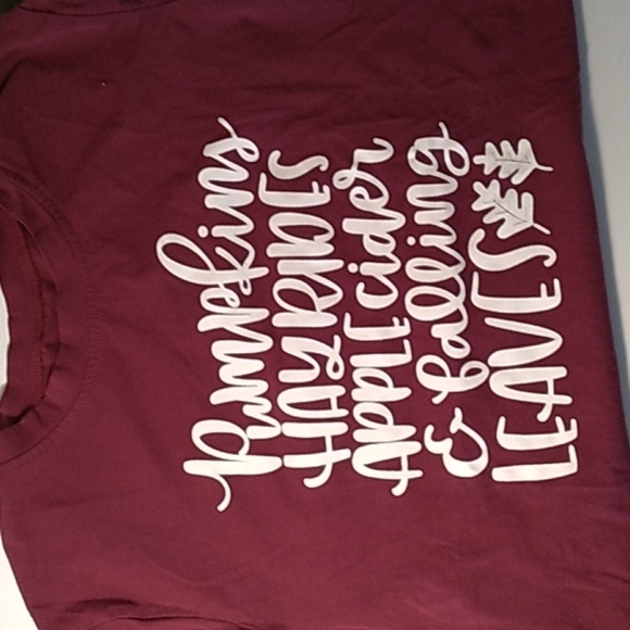 Womans medium burgundy fall pumpkin 🎃 hay rides apple cider & falling leaves 🍂 - Picture 3 of 3